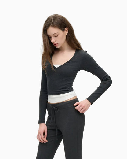 LEIYU LABS Color Block Faux Two Piece V Neck Long Sleeve Base Layer Top for Women Winter 2026 New Style Fitted Long Sleeve Top UTP609A009 image 1