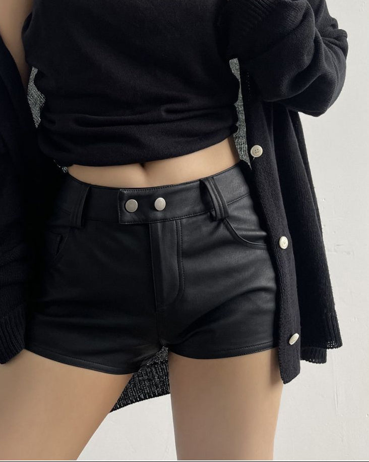 AcupStudio Jiang Youshang American Casual Silver Buckle Leather Shorts Stylish Simple Slim Fit Versatile Straight Leg Shorts LPT609A005 image 0