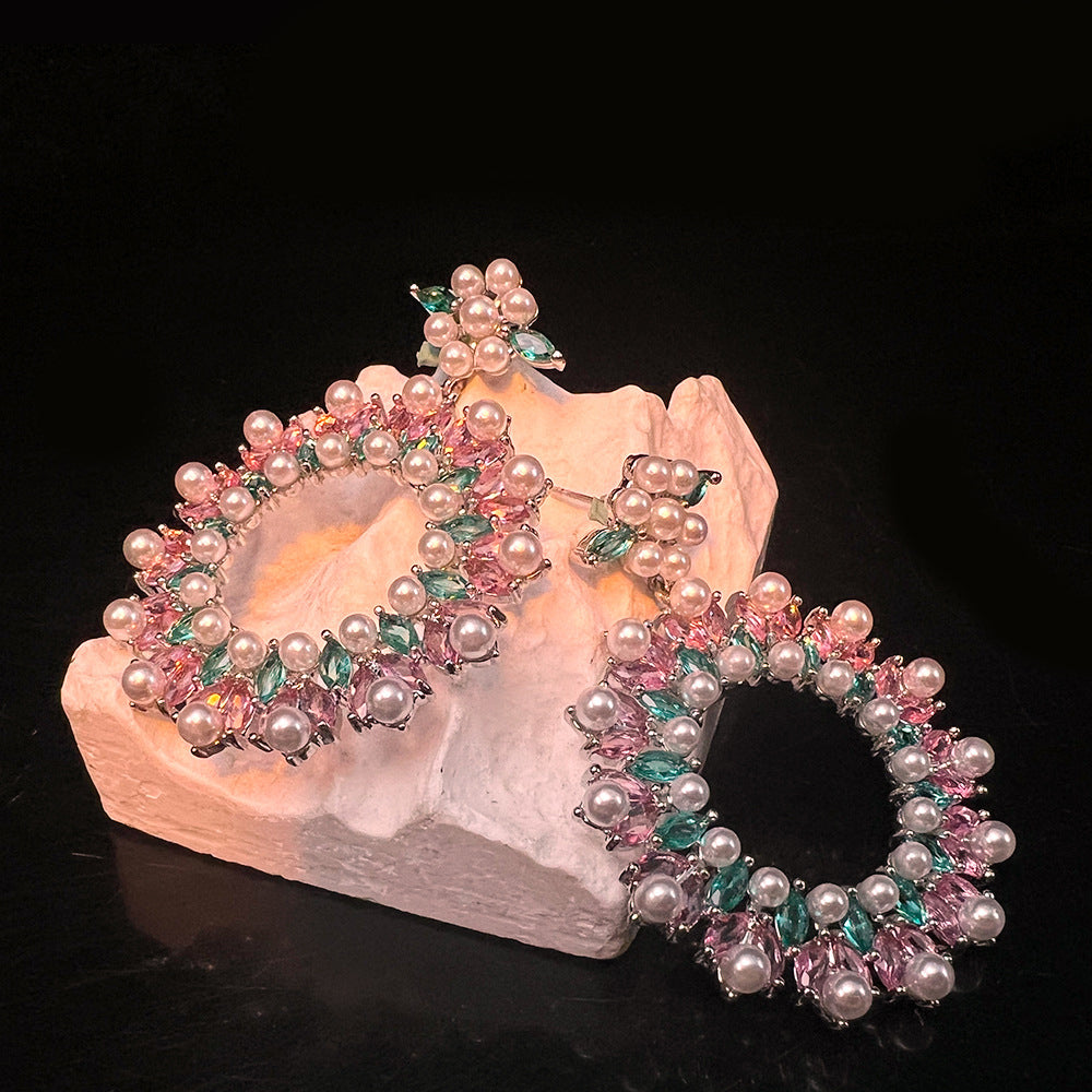 Cluster Pearls Hoop Earrings